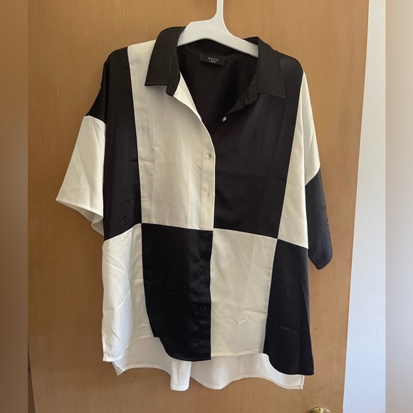 SOLD Vici Fenella Button Down Top - Picture 4 of 5